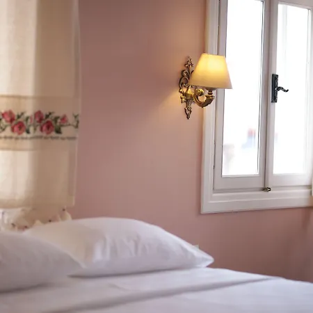 Otel Podemos Ayvalı