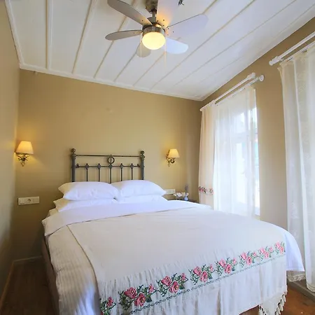 Podemos Hotel *